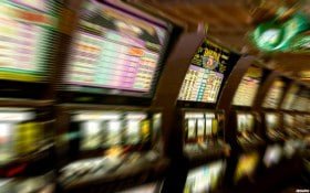Program loyalitas dan bonus mingguan cahaya128 untuk pemain AduQ